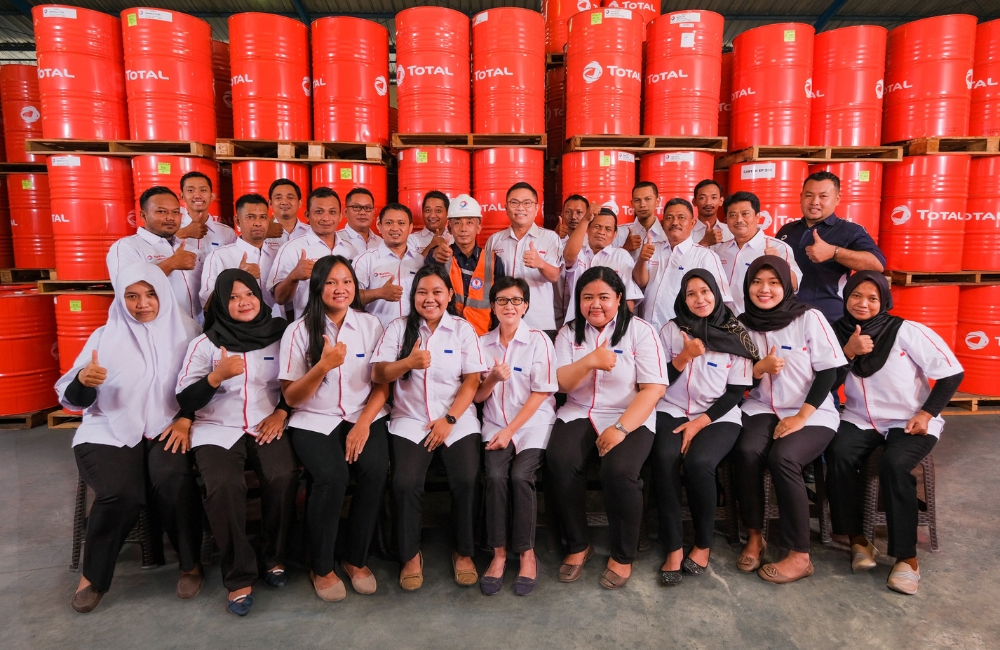 staff pt apik jaya sempurna